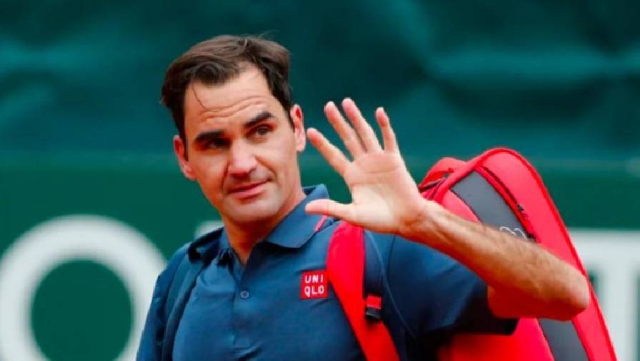 Federer đi trễ họp báo 2 tiếng đồng hồ, thất vọng ra mặt vì bị loại sớm