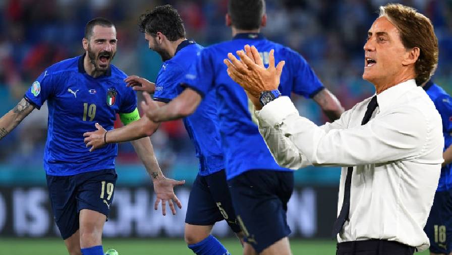 HLV Mancini tiến sát kỉ lục bất bại ở tuyển Italia