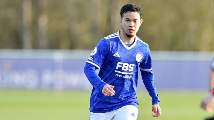 Leicester thanh lý hợp đồng với tiền vệ tuyển Thái Lan