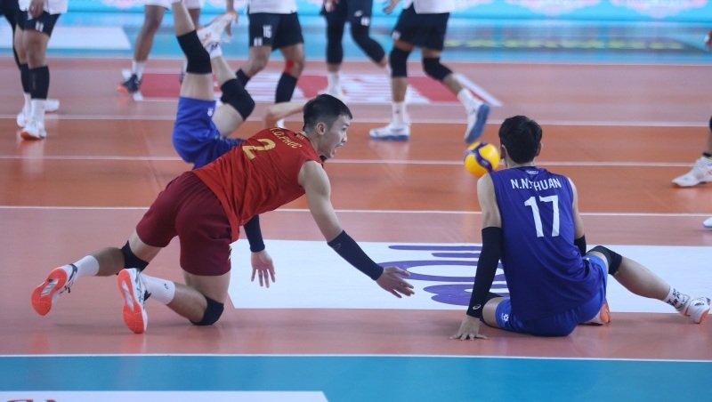 Tuyển bóng chuyền nam Việt Nam tiếp tục ôm hận trước Indonesia ở SEA V.League 2025