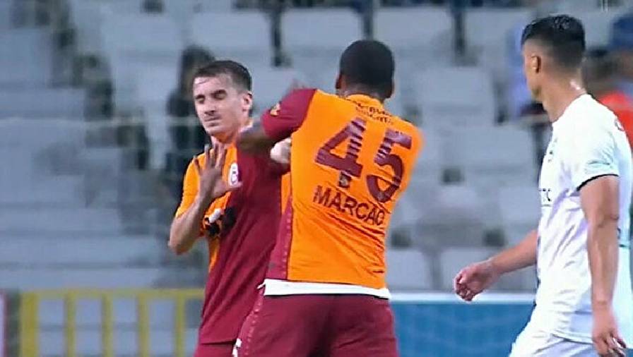Dùng ‘hết sức bình sinh’ để đấm đồng đội, hậu vệ Galatasaray nhận thẻ đỏ