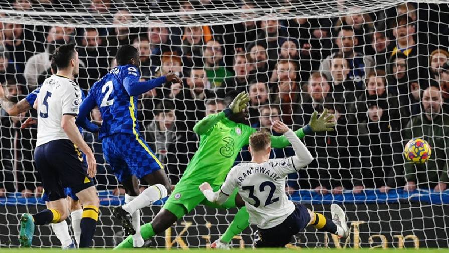 Chelsea hòa Everton, hụt hơi trong cuộc đua vô địch Ngoại hạng Anh