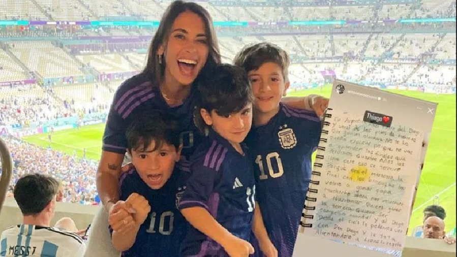 Con trai Messi viết bài hát cổ vũ bố trước trận chung kết World Cup