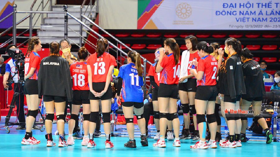Tuyển bóng chuyền nữ Malaysia chia tay SEA Games bằng trận thua đậm trước Thái Lan