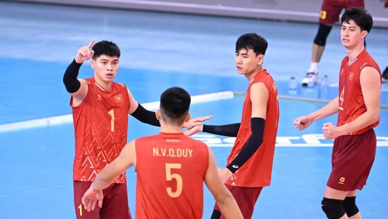 Tuyển bóng chuyền nam Việt Nam vào tứ kết AVC Nations Cup 2025 sớm một lượt đấu