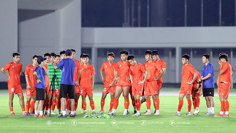 U23 Việt Nam tập nhẹ, giảm cường độ vận động trước trận đầu tiên ở giải U23 Đông Nam Á