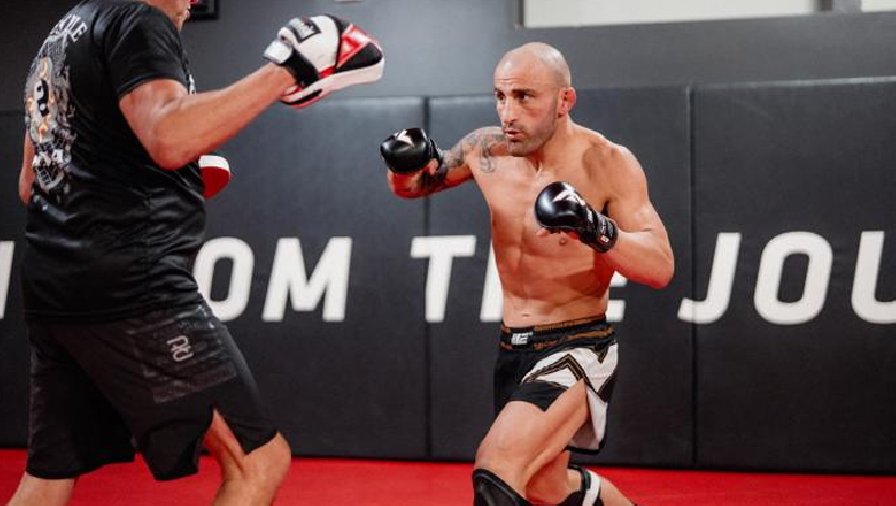 Alexander Volkanovski tập luyện cùng nhà cựu vô địch thế giới BJJ chuẩn bị cho UFC 294
