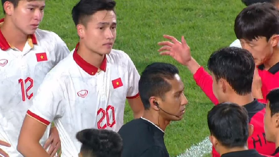 Bùi Hoàng Việt Anh bị treo giò trận mở màn vòng loại World Cup
