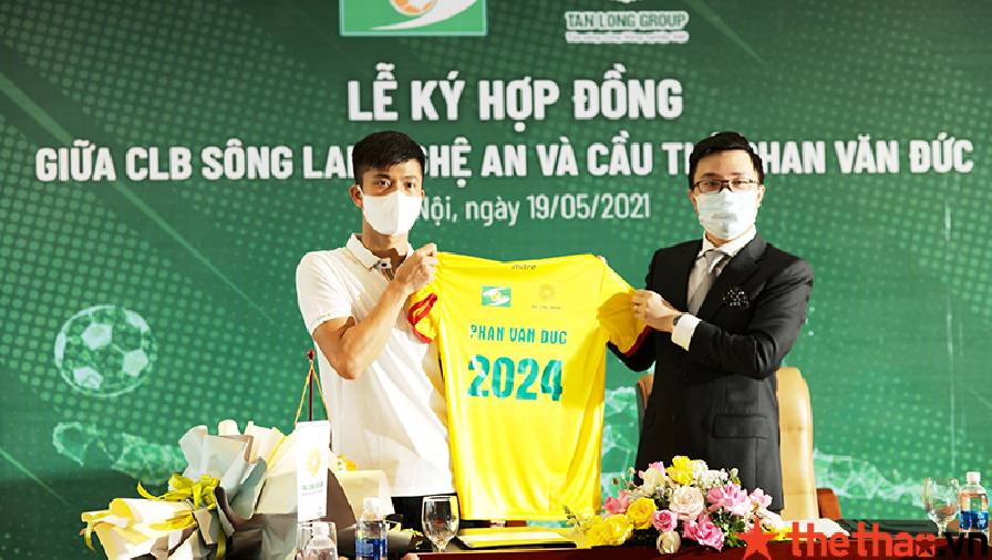 CHÍNH THỨC: Phan Văn Đức ký hợp đồng kỷ lục với SLNA