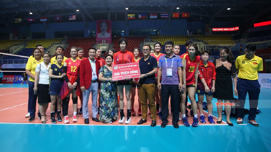 Tuyển bóng chuyền nữ Việt Nam nhận thưởng 500 triệu sau chiến tích vào chung kết tại SEA Games 31