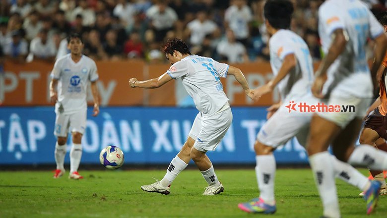 Sau vòng 23 V.League 2024/25: Nam Định củng cố ngôi đầu, Đà Nẵng sáng cửa trụ hạng