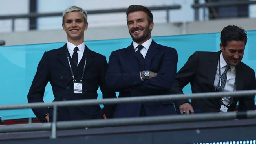 Beckham ‘đọ sắc’ cùng con trai, Sir Alex xuất hiện trên khán đài trận Anh gặp Scotland