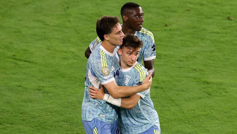 Juventus vùi dập nhà cựu vô địch châu Á, vươn lên dẫn đầu ở bảng đấu có Man City
