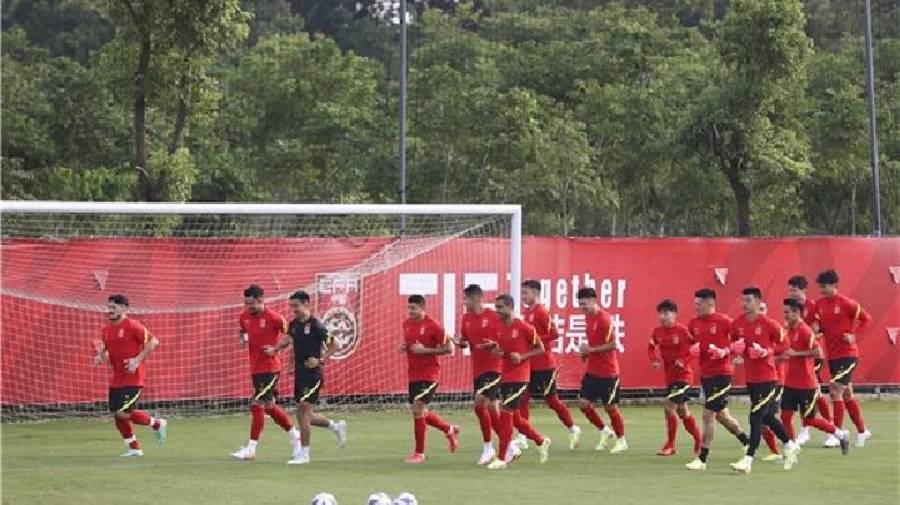 ĐT Trung Quốc vắng 16 cầu thủ trong buổi tập đầu tiên chuẩn bị cho vòng loại World Cup 2022