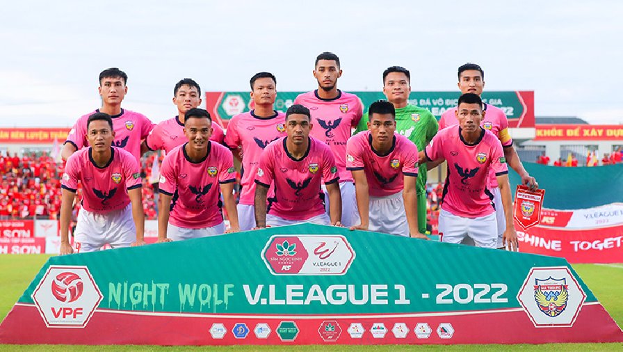 Vì sao trận Hà Tĩnh vs Nam Định ở vòng 13 V.League 2022 bị hoãn 15 phút?