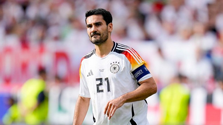 Ilkay Gundogan chính thức nối gót Toni Kroos và Thomas Muller giã từ ĐT Đức