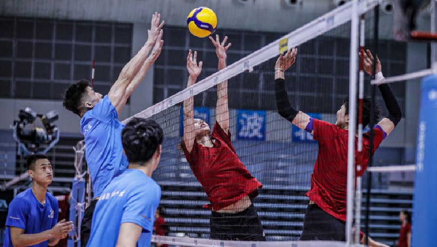 'Chơi bài' tập kín, bóng chuyền nữ Trung Quốc giao hữu đội nam chuẩn bị cho giải VĐTG 2022