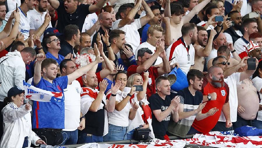 CĐV Anh bị cấm cửa đến sân Wembley vì làm loạn trận chung kết EURO 2020