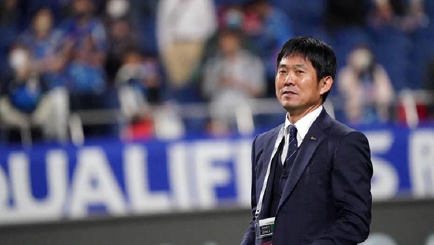 HLV Nhật Bản thẳng thừng công bố đội hình 3 tiền đạo đấu Việt Nam?