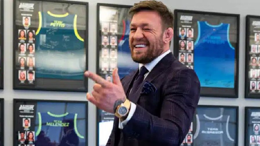 Võ thuật quốc tế 20/2: Conor McGregor bị chỉ trích vì đưa người nhà dự giải vòng loại UFC