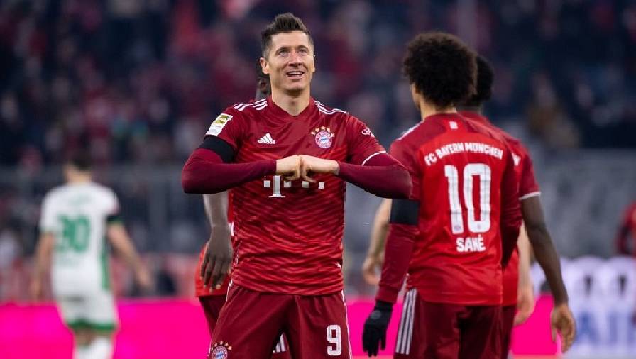 Bayern Munich tìm lại mạch thắng ở Bundesliga trong ngày Lewandowski lập cú đúp