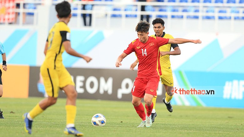 Đội hình ra sân U23 Việt Nam vs U23 Malaysia: Văn Trường đá chính, Vĩ Hào vẫn dự bị