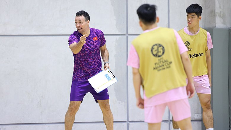 HLV Diego Giustozzi: ‘ĐT Futsal Việt Nam sẽ có lối chơi ưa thích khi gặp Thái Lan’