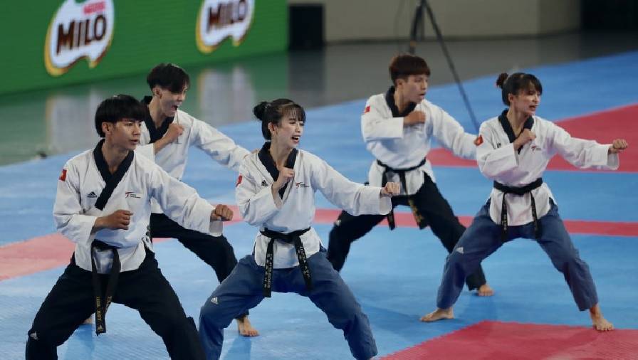 Châu Tuyết Vân - Tập Teakwondo online trong mùa dịch