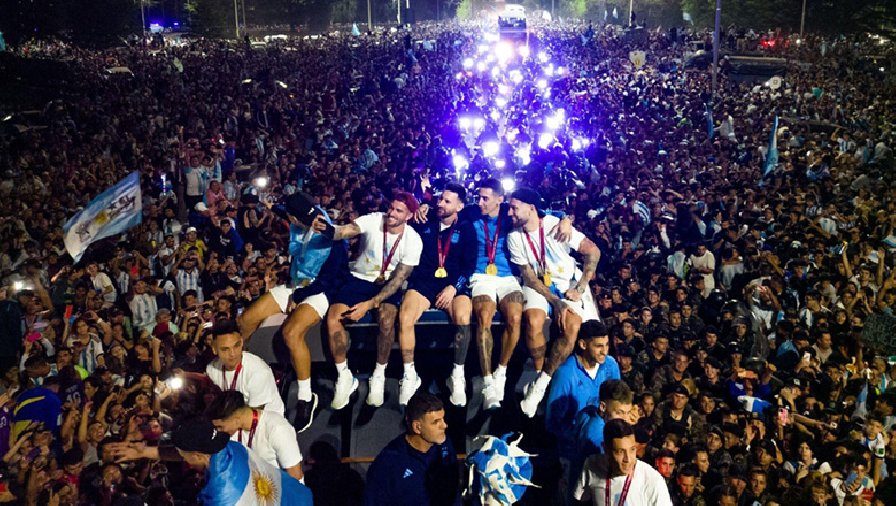 Hàng triệu người Argentina chào đón Messi trở về cùng chiếc cúp vàng World Cup