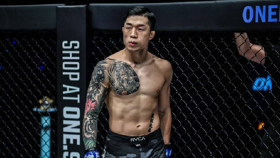 Kim Jae Woong 'khởi động nhẹ' với võ sĩ Trung Quốc trước khi thách đấu Thành Lê