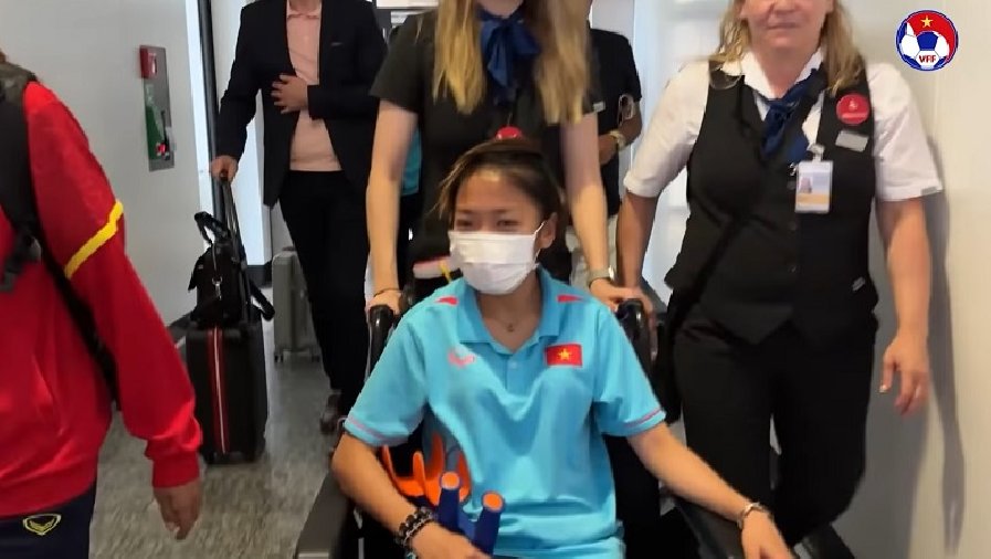 Huỳnh Như phải ngồi xe lăn sau chấn thương, chỉ 1 tháng trước World Cup nữ!