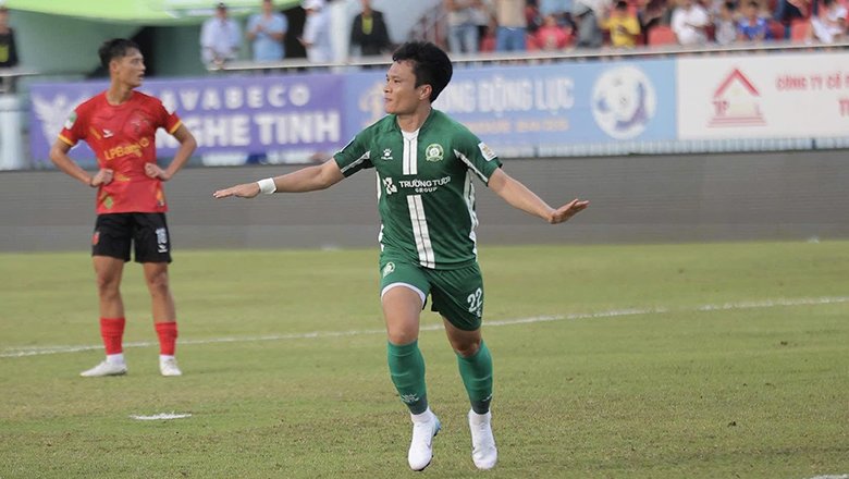 Bình Phước thắng đậm Long An, giành vé đá playoff lên V.League