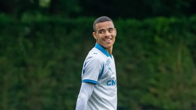 Greenwood bùng nổ với hat-trick chớp nhoáng trong 11 phút