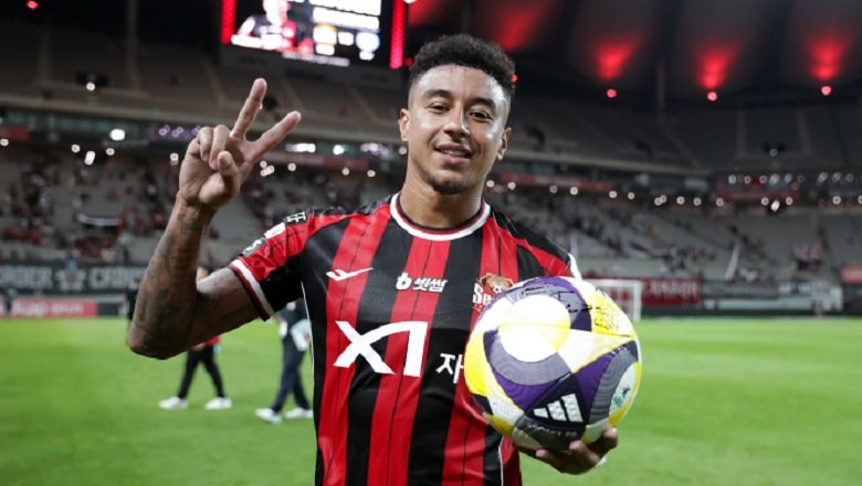 Lingard lập siêu phẩm để đời với cú vô-lê từ khoảng cách 23 mét