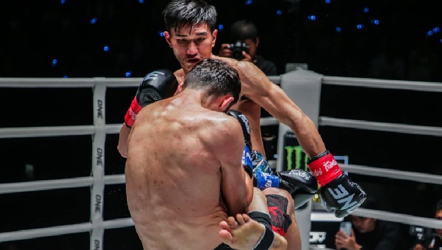 Nhà vô địch Muay ONE Championship xin lỗi vì đá gãy tay đối thủ