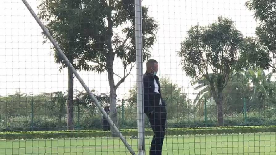 HLV U21 SLNA đứng ngoài hàng rào ‘do thám’ đối thủ U21 Hà Nội