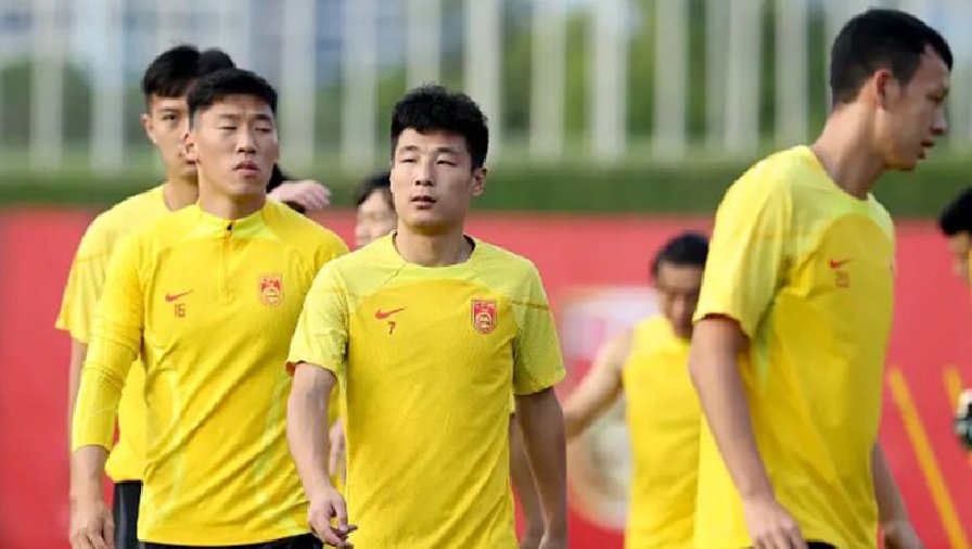 Cầu thủ Trung Quốc huỷ ngày nghỉ, tập 3 buổi mỗi ngày sau trận thua Hồng Kông