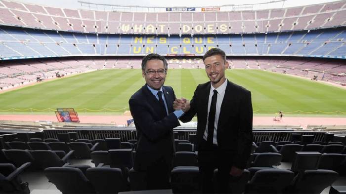 8 ngày trước khi rời Barcelona, Bartomeu còn kịp gài lại Camp Nou một 'của nợ'
