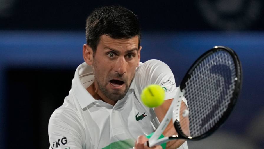 Djokovic thắng dễ Lorenzo Musetti, vào vòng 2 Dubai Championships