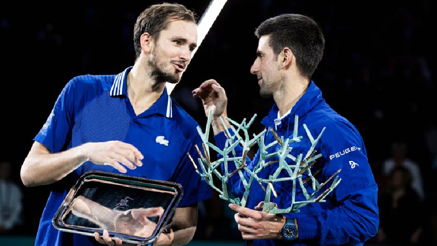 Novak Djokovic trở lại ngôi số 1 thế giới