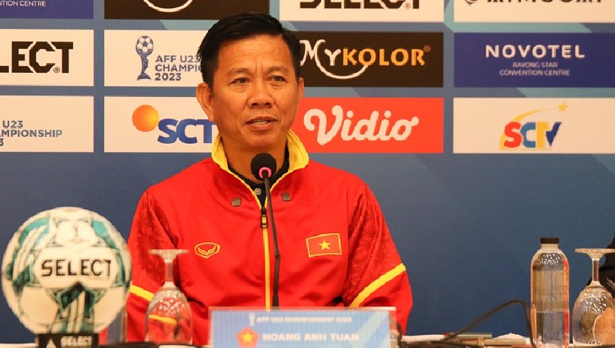 HLV Hoàng Anh Tuấn không hài lòng, muốn quên trận thắng của U23 Việt Nam