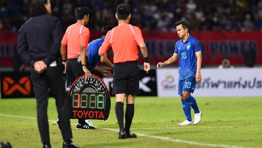 Chanathip chấn thương, rời sân sau 15 phút ở trận Thái Lan gặp Malaysia