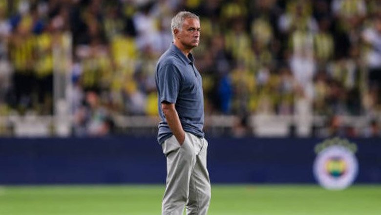 HLV Jose Mourinho bị đối thủ khiêu khích, gọi là ‘Kẻ khóc nhè’ ở giải VĐQG Thổ Nhĩ Kỳ