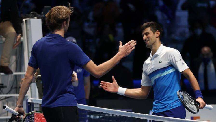 Djokovic gửi lời chúc mừng đầy cảm xúc đến Zverev sau ATP Finals