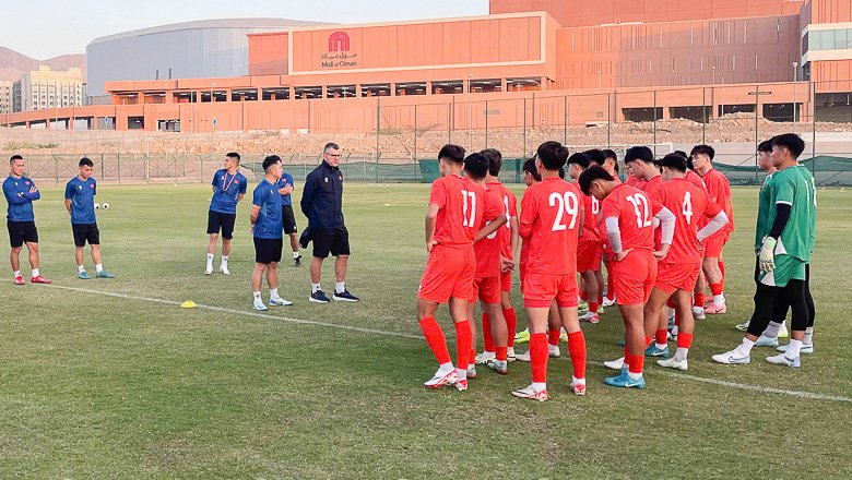 U17 Việt Nam bay gần 5.000 km, có mặt ở Oman tập huấn cho giải U17 châu Á