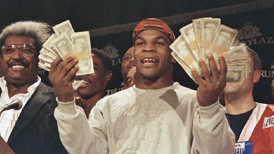 Mike Tyson đốt hơn triệu đô la trước đêm đấu với Evander Holyfield