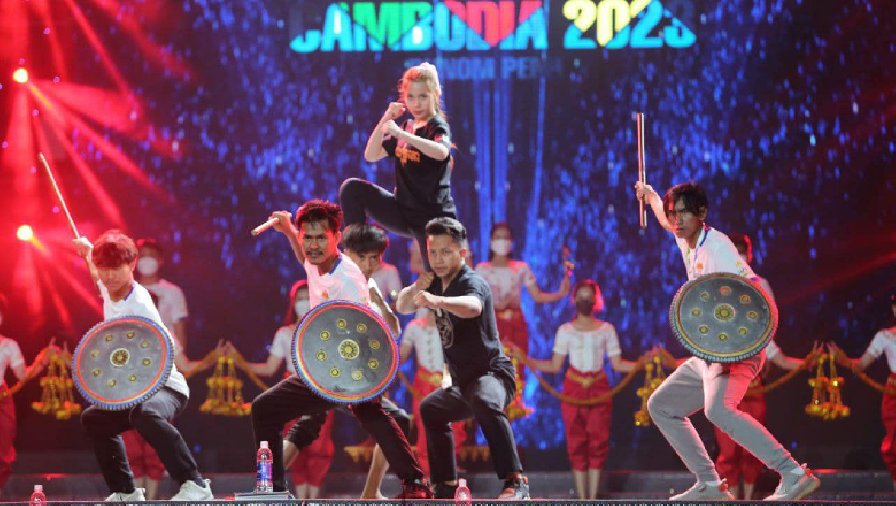 Campuchia trình diễn võ thuật ở lễ bế mạc SEA Games 31