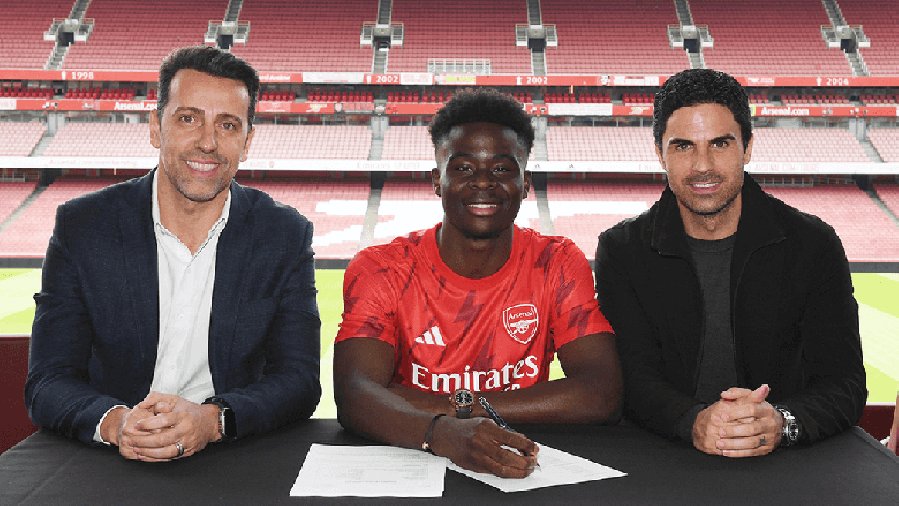 Saka được Arsenal gia hạn tới năm 2027