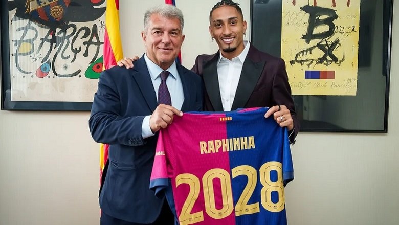 Raphinha gia hạn hợp đồng với Barca đến năm 2028, dập tắt tin đồn sang Saudi Arabia