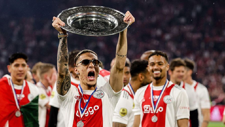 Ajax đã bán nguyên 1 đội hình ở kỳ chuyển nhượng hè 2022